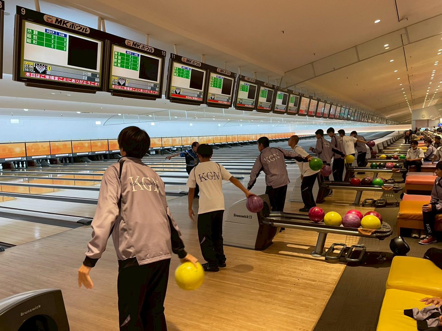 ③ボウリング実習.jpg