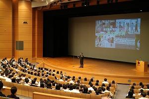 英米語学科紹介.jpg