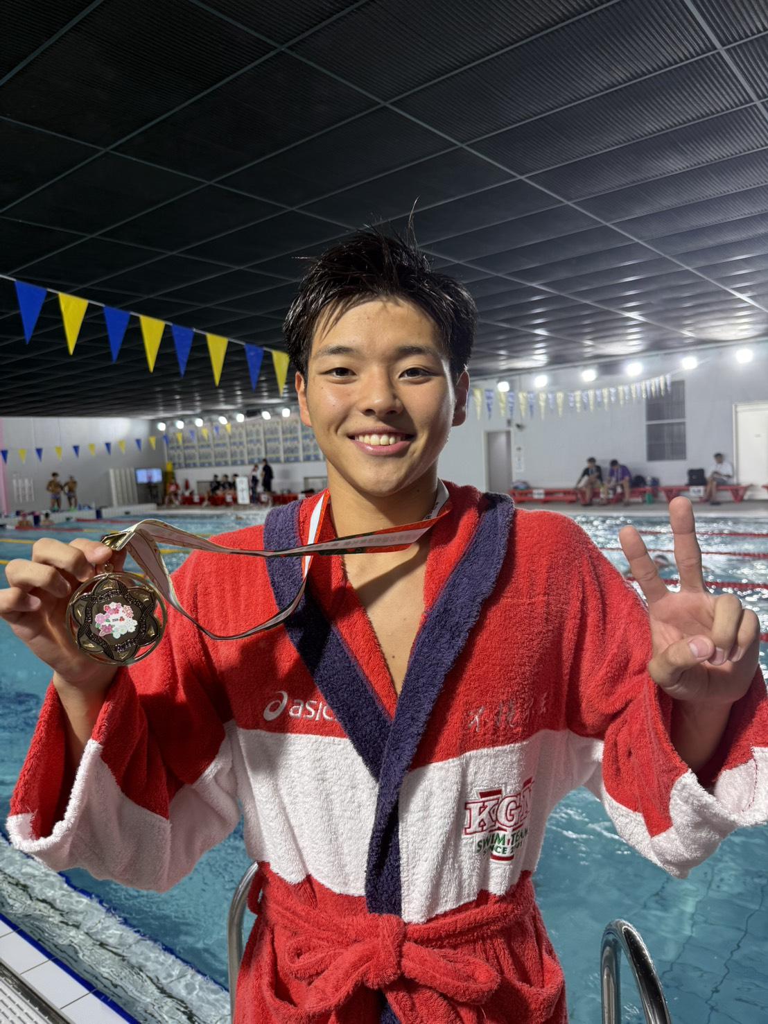 3.２００M背泳ぎ優勝加藤.jpg